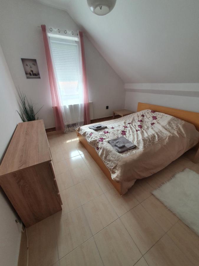 Sosto Apartman Székesfehérvár Eksteriør bilde