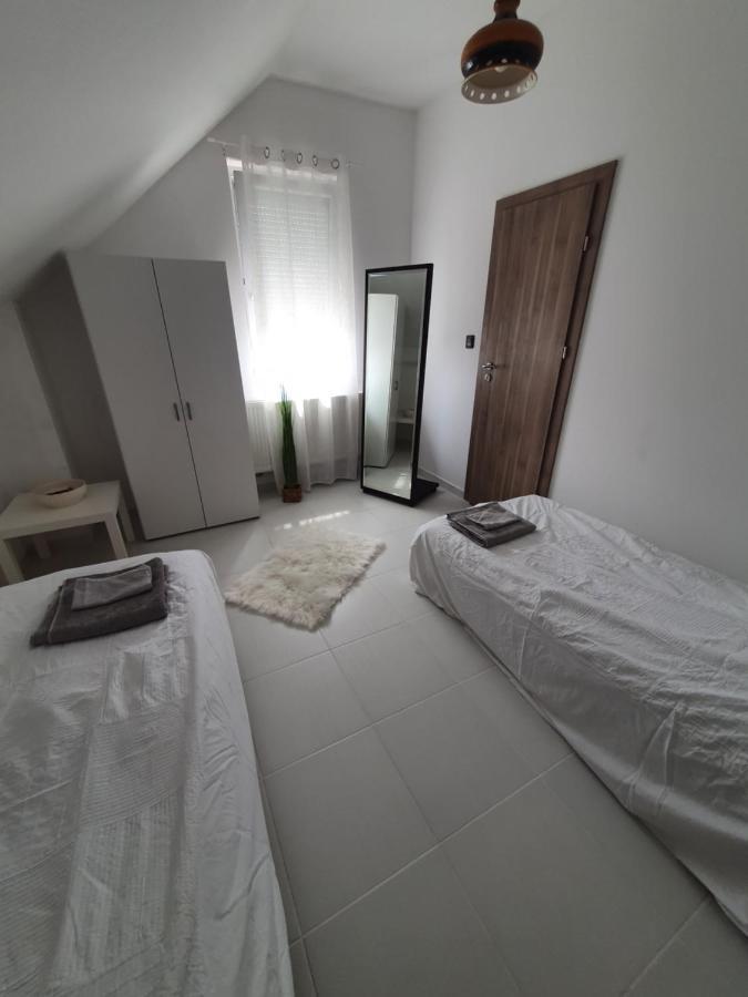 Sosto Apartman Székesfehérvár Eksteriør bilde