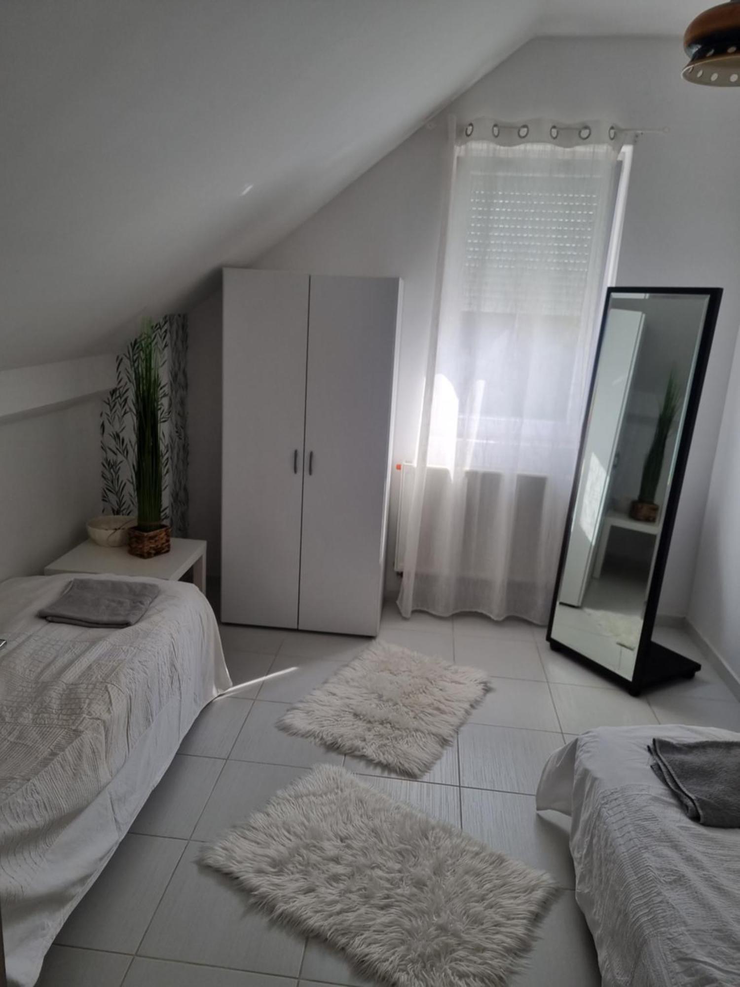 Sosto Apartman Székesfehérvár Eksteriør bilde